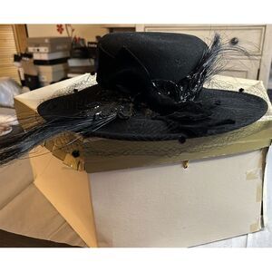 Vintage woman's Black hat with decoration. Brand Don Anderson,‎ Wool And Hat Box